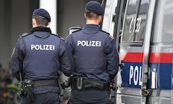Die besorgten Nachbarn riefen die Polizei. (Symbolbild)