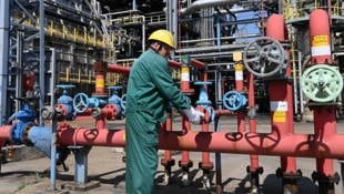 Demnächst sollen ungarische Raffinerien wieder russisches Öl aus der Druschba-Pipeline ...