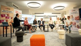 Von Wirtschaft über Mentoring bis hin zu Medien und sozialen Projekten zeigt das Gespräch, wie ...