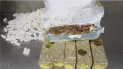 Eine international agierende Tätergruppe soll über Jahre hinweg Drogen größtenteils von den ...