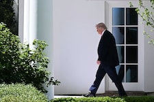 Die Zweifel an Trumps Führungsstil wachsen – offenbar auch in seinem innersten Kreis an ...