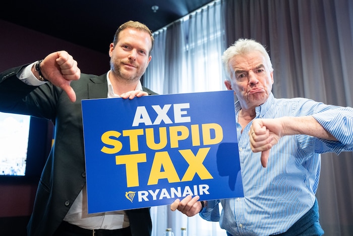 Konzernboss Michael O´Leary (rechts) und Österreichchef Andreas Gruber: „Regierung muss die ...