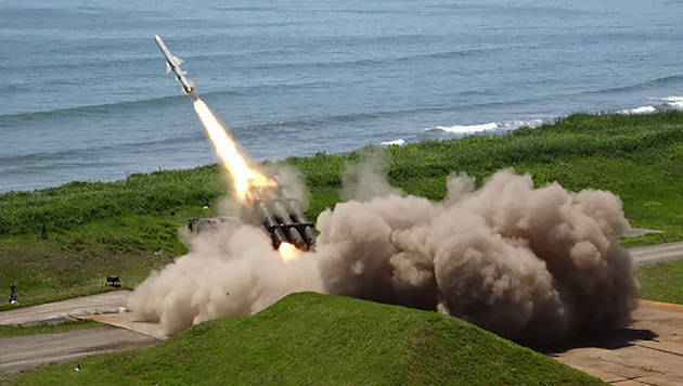 Japan darf künftig auch Raketen verkaufen ...