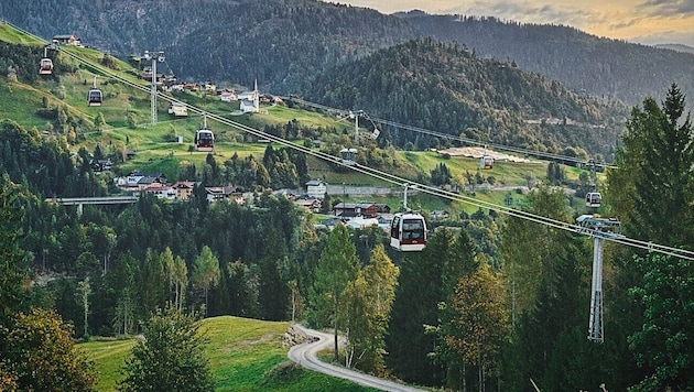 Dieses Foto wurde mit KI bearbeitet: So könnte eine Seilbahn zwischen Kötschach-Mauthen und ...