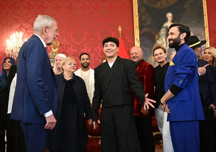 Bundespräsident Alexander Van der Bellen, JJ und Conchita