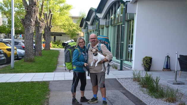 Wer Doris, Jörg und „Dexter“ Gebauer virtuell begleiten möchte: Auf Instagram und Facebook sind ...