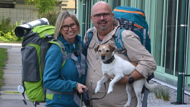 Doris, Jörg und Hund „Dexter“ mussten aus gesundheitlichen Gründen die Segel streichen. Die ...