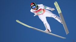 Der ehemalige Skiflug-Weltmeister aus Slowenien hat sich bei einem Unfall schwer verletzt. 