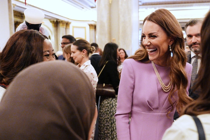 Prinzessin Kate begrüßte die Gäste ganz im Stile der Queen.