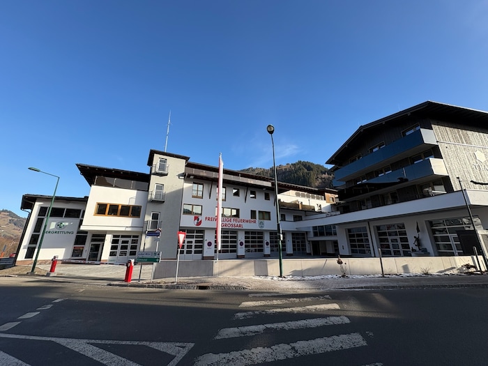 Die neue Zentrale der Einsatzkräfte samt Wohnungen für Hotelmitarbeiter wurde vergangenen ...