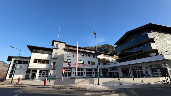 Die neue Zentrale der Einsatzkräfte samt Wohnungen für Hotelmitarbeiter wurde vergangenen ...