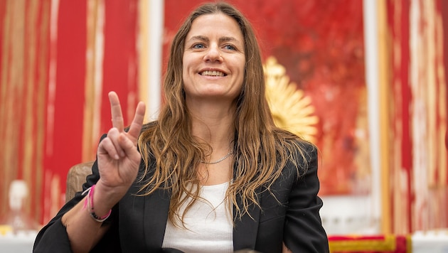Florentina Holzinger (re.) begibt sich zu Pfingsten auf die Spuren von Hermann Nitsch.