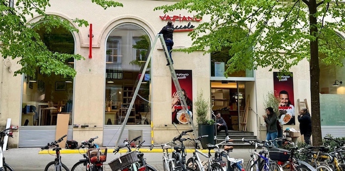 Die Vorbereitungen in der Kaiserfeldgasse laufen auf Hochtouren: Am Donnerstag wird eröffnet.