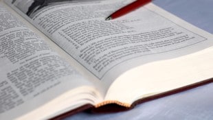 Das Anbringen der Zehn Gebote ist nach Ansicht des Berufungsgerichts keine Verletzung der ...