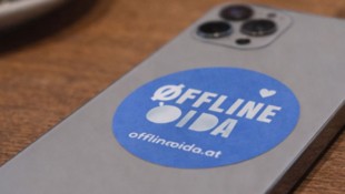 Smartphones und Co. haben während des Café-Besuchs Sendepause.