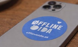 Smartphones und Co. haben während des Café-Besuchs Sendepause.