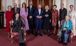 Die britischen Royals vereint: In der hinteren Reihe stehen Prinz Richard, Herzog von ...