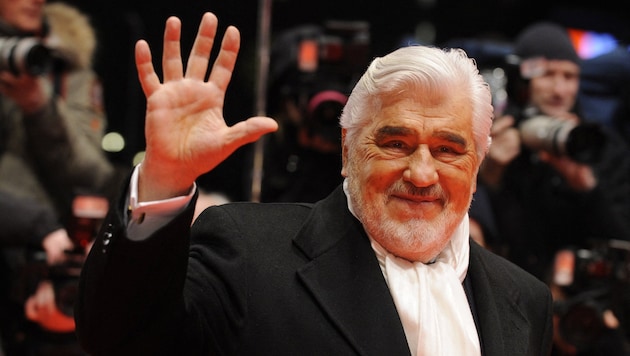 Mario Adorf wird seine letzte Ruhestätte an der französichen Riviera finden.