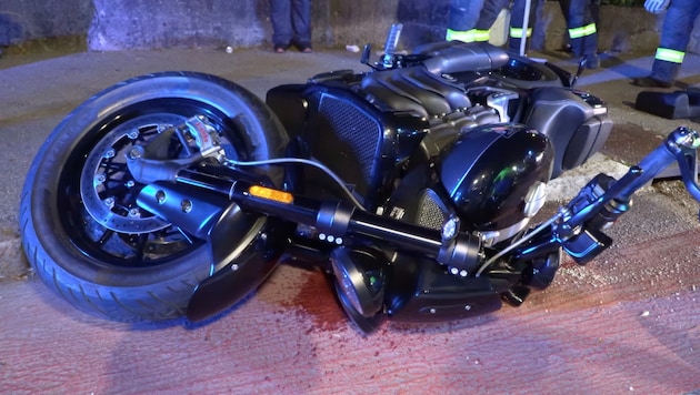 Der Pkw-Lenker dürfte den entgegenkommenden Motorradfahrer übersehen haben.