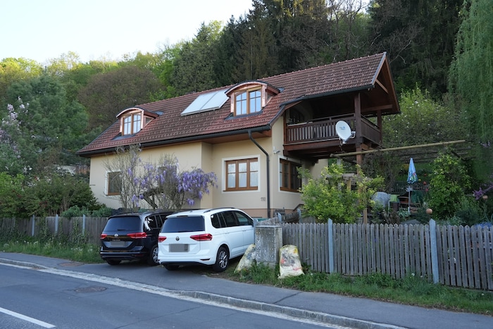 Der Tatort: Der 17-Jährige stieg offenbar über den Balkon ein.