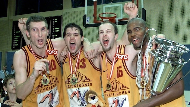 Sean McCaw (re.) war beim letzten Meistertitel der Lions 2000 dabei.