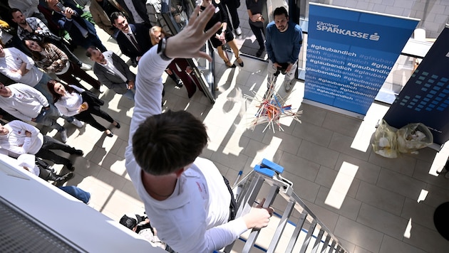 Eine technisch anspruchsvolle Aufgabe war im Teambewerb zu bewältigen: Welches mit möglichst ...