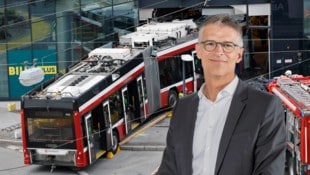 Der Bus war in einen Supermarkt gefahren. Bei dem tragischen Unfall starb der 55-jähriger ...