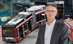 Der Bus war in einen Supermarkt gefahren. Bei dem tragischen Unfall starb der 55-jähriger ...
