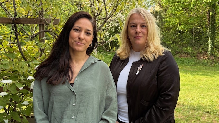 Gerlinde Sternad (l.) vom Pflegekinderdienst und Jugendstadträtin Claudia Unger fordern Lösungen