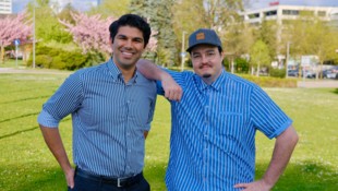 Emre Kaya und Martin Gatzweiler (v.l.) zeigen, was hinter den Türen des Alten Rathauses in Linz ...