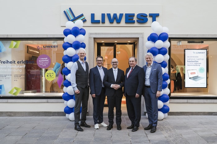 (v.l.) Thomas Gegenhuber (Stadtrat Stadt Linz), Stefan Gintenreiter (LIWEST Geschäftsführer), ...