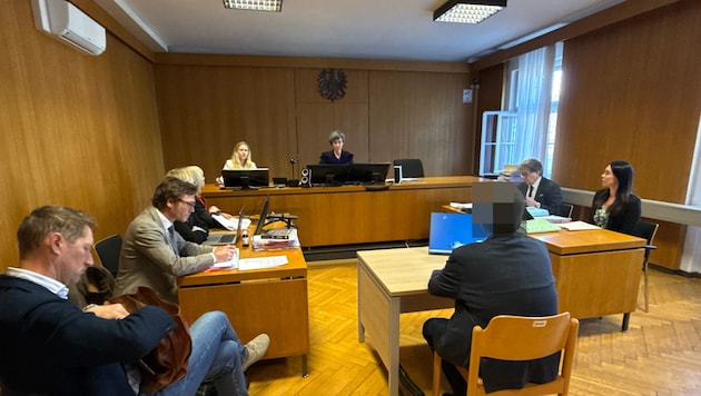 Dem Kärntner Mediziner drohen bis zu drei Jahre Haft.