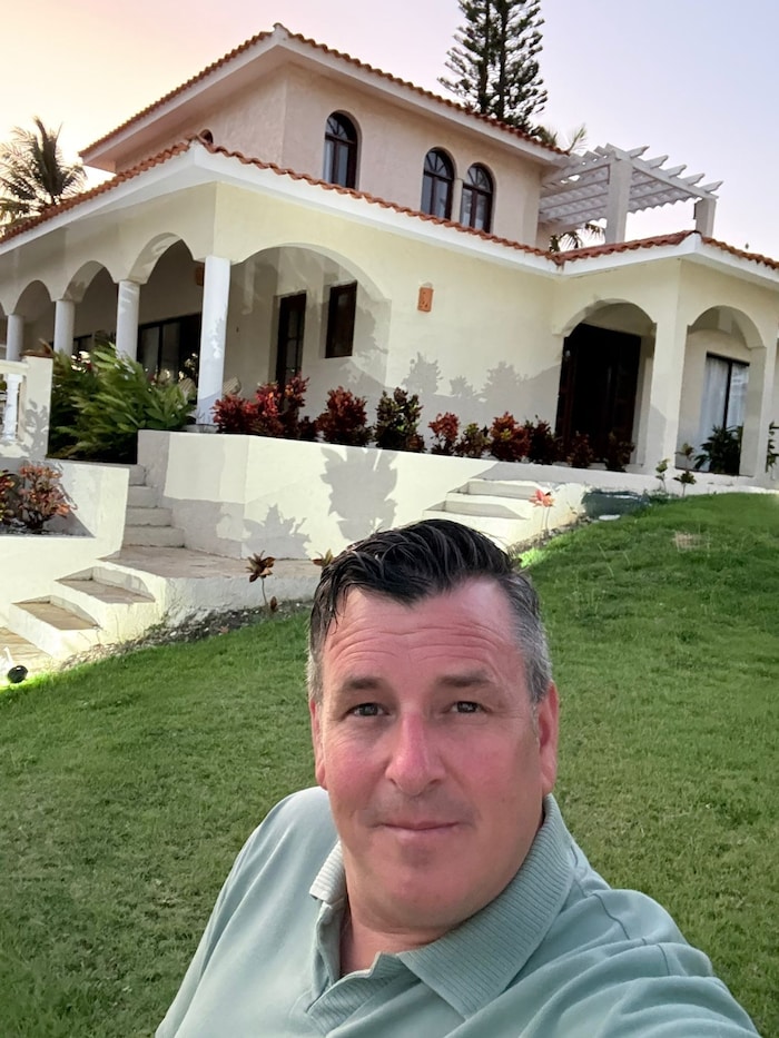 Beim Betreten der Falco-Villa lief auf einem Plattenspieler „Rock Me Amadeus“, erzählt Pircher.