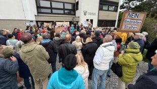 Die Gemeinderatssitzung in St. Andrä/Wördern wurde abgesagt, der Protest blieb.