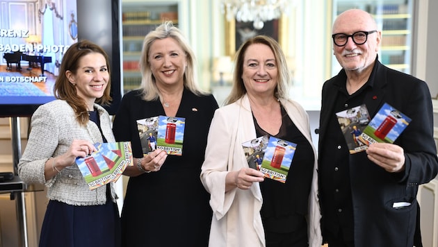 Stadtchefin Jeitler-Cincelli (li.) mit Britischer BOtschafterin Lindsey Scoll, und Festival- ...