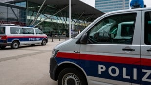 Auch die Polizeipräsenz ändert nichts am Obdachlosenproblem am Linzer Hauptbahnhof.