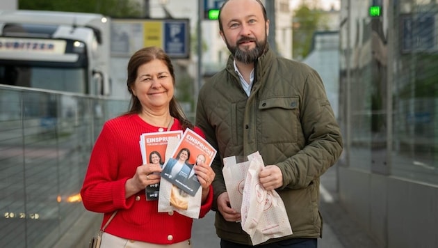 Kampagnenstart mit Doris Kamps und Max Lercher vor dem LKH Graz.