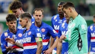 Nach dem 1:2 gab es bei den Kickern das GAK lange Gesichter.