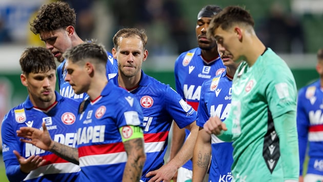 Nach dem 1:2 gab es bei den Kickern das GAK lange Gesichter.