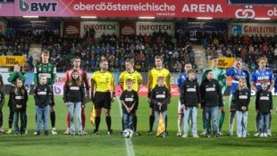 Das Fußballmatch zwischen der SV Ried und dem GAK verlief friedlich, brutal wurde es erst nach ...