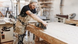 Die Kritik an den hohen Steuern auf Arbeit reißt nicht ab. Die Wirtschaftskammer Österreich ...