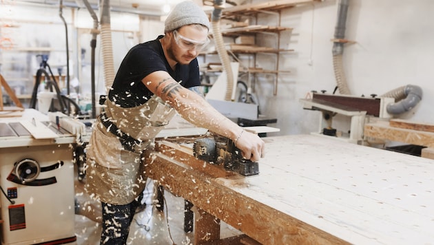 Die Kritik an den hohen Steuern auf Arbeit reißt nicht ab. Die Wirtschaftskammer Österreich ...