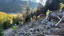 Zahlreiche Einsatzkräfte standen über Stunden im Einsatz.