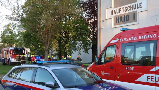 Der Einsatz im Schulzentrum Haid-Ansfelden begann in den frühen Morgenstunden.