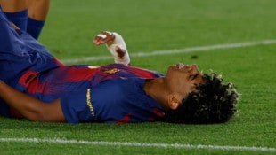 Sorge um Lamine Yamal: Der Barca-Star verletzte sich nach einem Elfmeter.