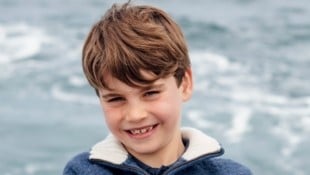 So süß – und ganz schön wild! Prinz Louis (8) zeigt sich mit Kratzer im neuen Geburtstagsfoto