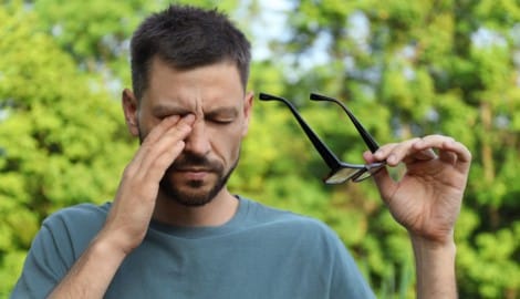 Juckende, brennende und gerötete Augen vermiesen vielen Allergikern den Frühling.