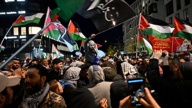 Seit über zwei Jahren wird der Song Contest von Massenprotesten begleitet, so wie hier 2024 in ...