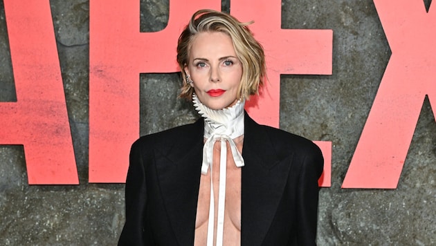 „Apex“-Premiere in New York: Charlize Therons Dior-Look sorgt für Mega-Aufsehen!