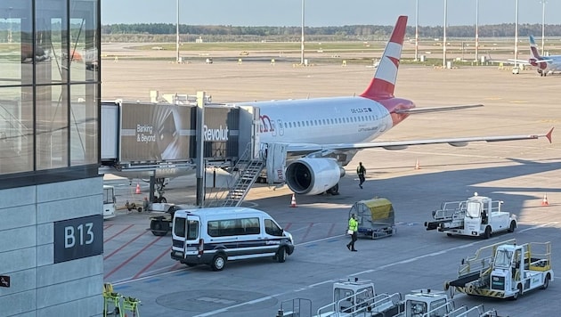 An Austrian Airlines Airbus A320 had to be evacuated due to a detainee on deportation who was ...